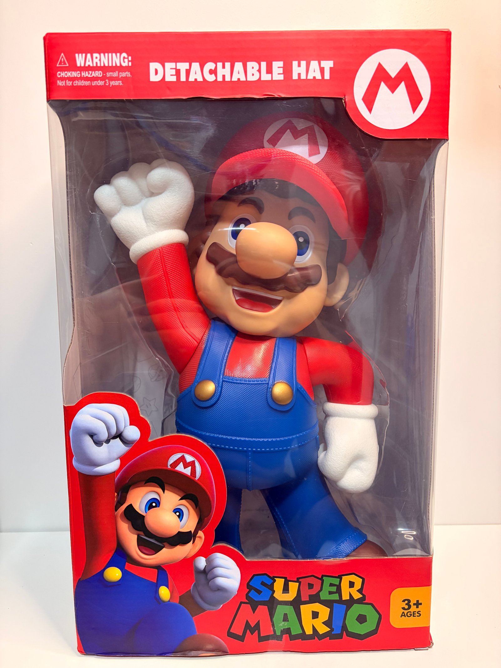 Super Mario com chapéu removível
